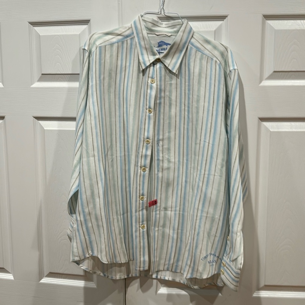 Mens Tommy Bahama 100% linen LS shirt.